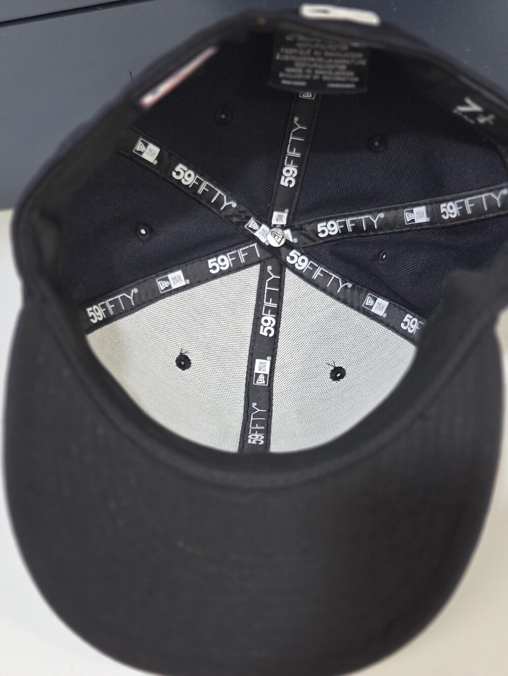 New Era Yankees 59Fifty Fitted Cap Hat Official On Field Cap MLB 7 1/4 - Picture 2 of 9